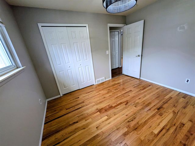 2140 Olive Avenue, Lincoln Park, MI 48146