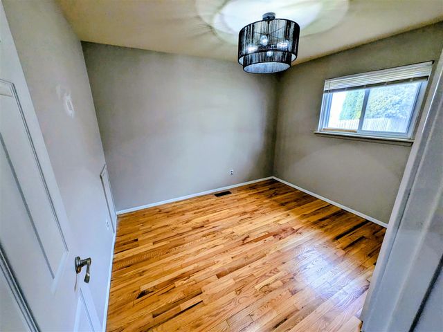 2140 Olive Avenue, Lincoln Park, MI 48146