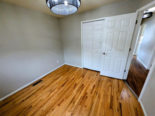 2140 Olive Avenue, Lincoln Park, MI 48146