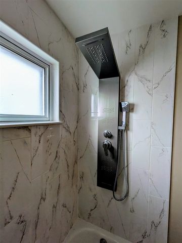 2140 Olive Avenue, Lincoln Park, MI 48146