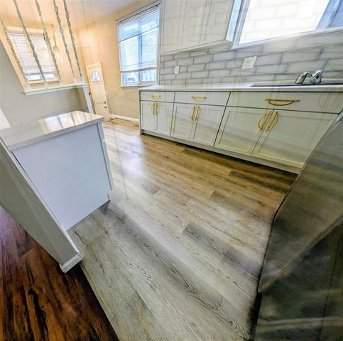 2140 Olive Avenue, Lincoln Park, MI 48146