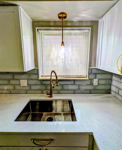 2140 Olive Avenue, Lincoln Park, MI 48146