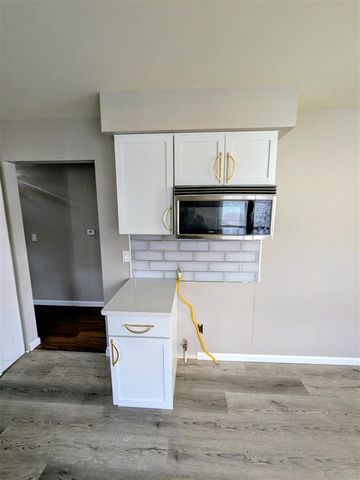 2140 Olive Avenue, Lincoln Park, MI 48146