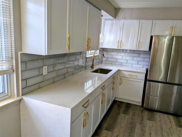 2140 Olive Avenue, Lincoln Park, MI 48146