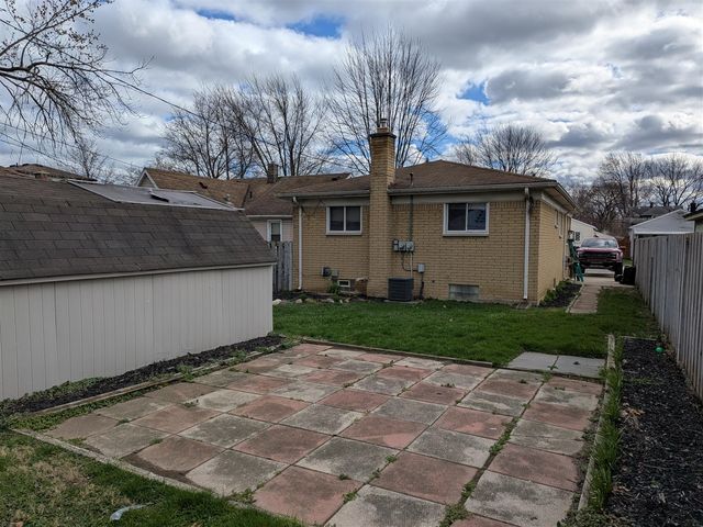 2140 Olive Avenue, Lincoln Park, MI 48146
