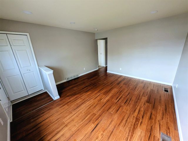 2140 Olive Avenue, Lincoln Park, MI 48146