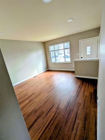 2140 Olive Avenue, Lincoln Park, MI 48146