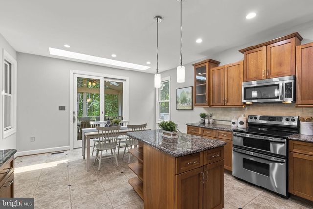 8409 OLD FREDERICK RD, Ellicott City, MD 21043