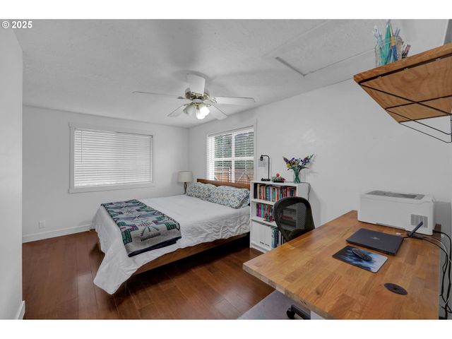 1036 OAK St, Junction City, OR 97448