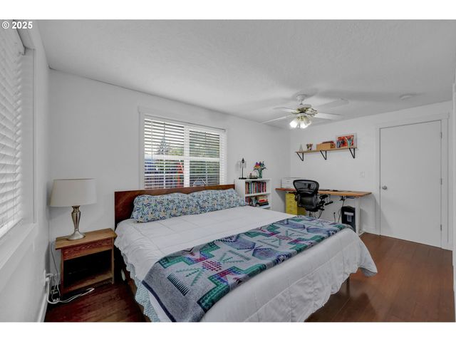 1036 OAK St, Junction City, OR 97448