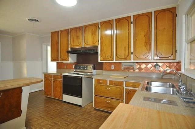 402 E Carolyn Drive, Garland, TX 75041