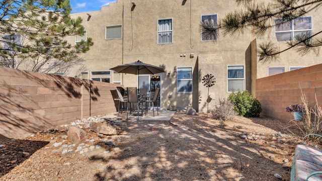 6532 Los Pueblos Place NW, Albuquerque, NM 87114