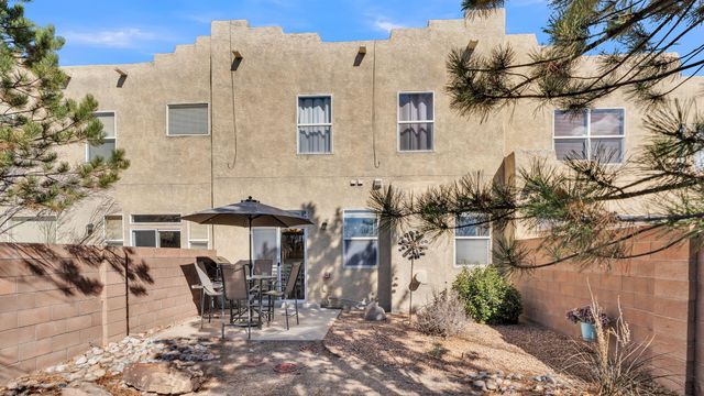 6532 Los Pueblos Place NW, Albuquerque, NM 87114