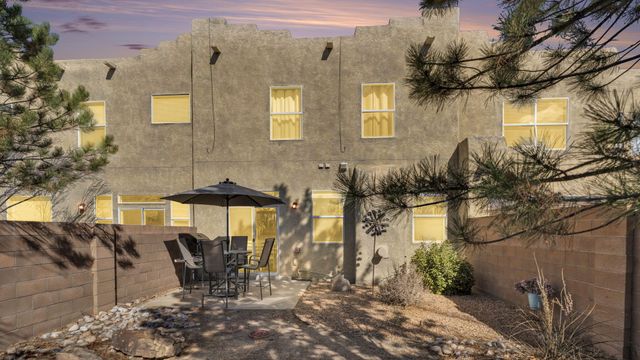 6532 Los Pueblos Place NW, Albuquerque, NM 87114