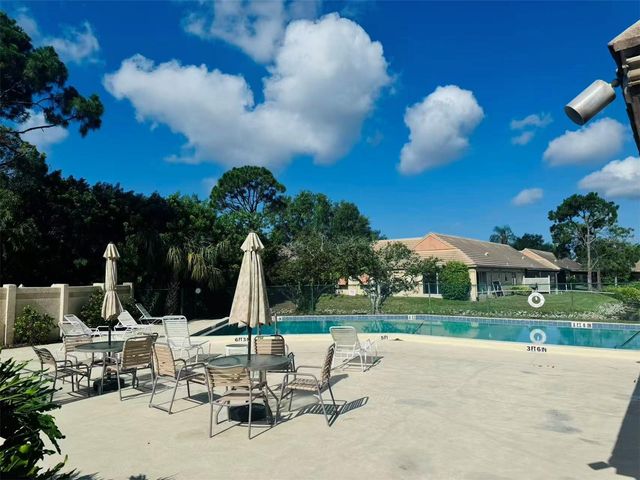 3605 57TH AVENUE DR W, Bradenton, FL 34210