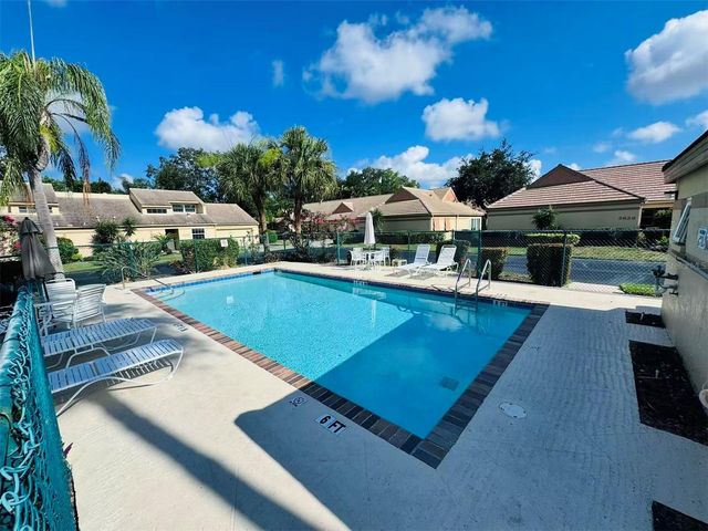 3605 57TH AVENUE DR W, Bradenton, FL 34210
