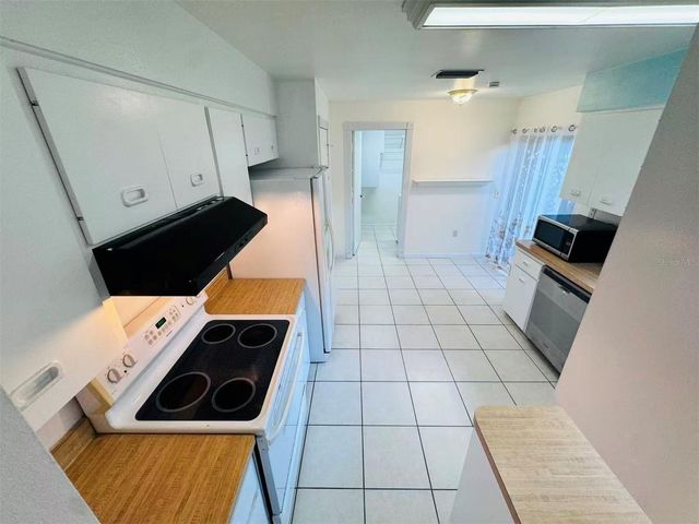 3605 57TH AVENUE DR W, Bradenton, FL 34210