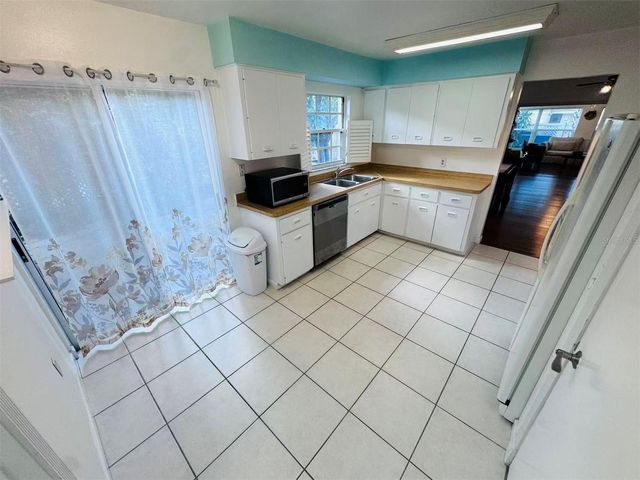 3605 57TH AVENUE DR W, Bradenton, FL 34210