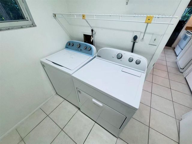 3605 57TH AVENUE DR W, Bradenton, FL 34210