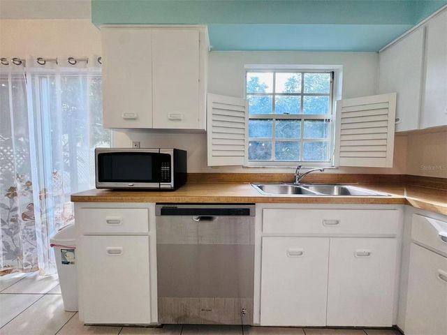 3605 57TH AVENUE DR W, Bradenton, FL 34210