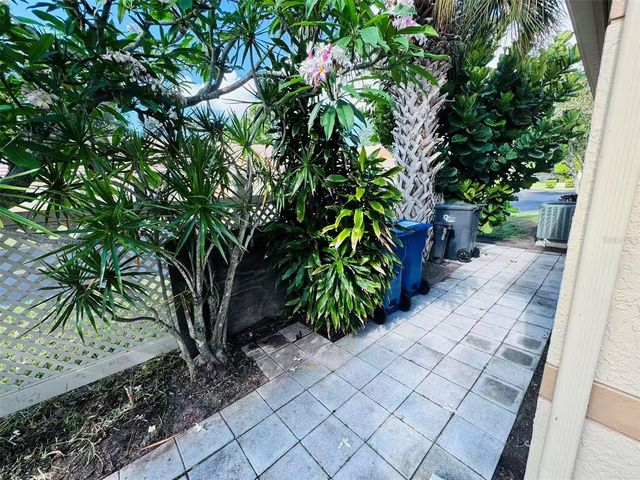 3605 57TH AVENUE DR W, Bradenton, FL 34210