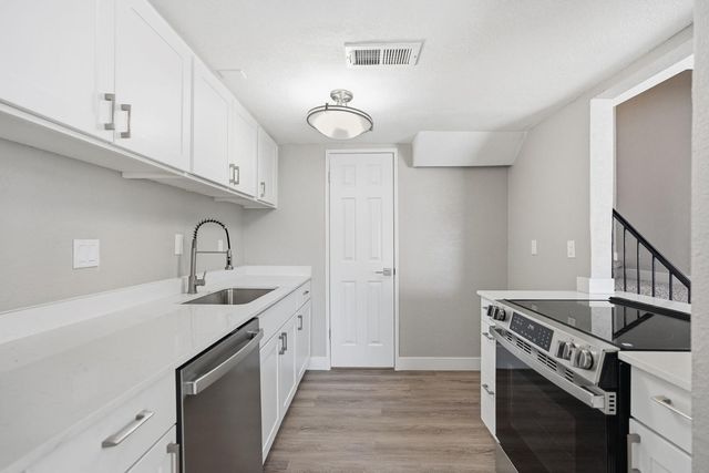 8053 N 32nd Drive, Phoenix, AZ 85051