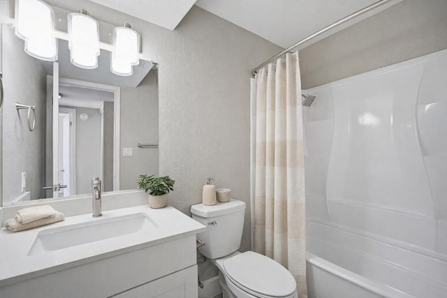 8053 N 32nd Drive, Phoenix, AZ 85051