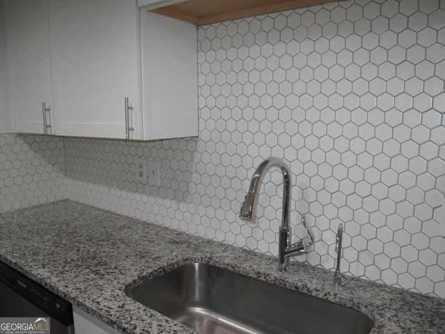 633 Garden Walk Drive, Stone Mountain, GA 30083