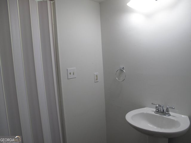 633 Garden Walk Drive, Stone Mountain, GA 30083