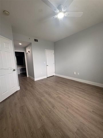 2100 Greenview Shores Boulevard 513, Wellington, FL 33414