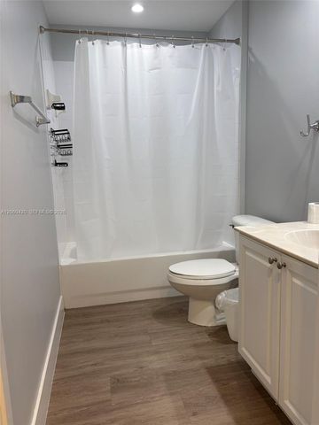 2100 Greenview Shores Boulevard 513, Wellington, FL 33414