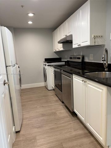 2100 Greenview Shores Boulevard 513, Wellington, FL 33414