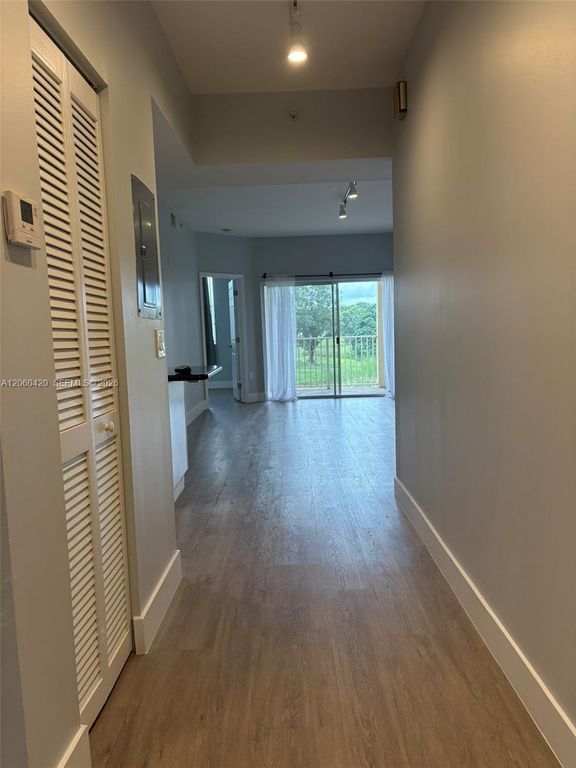 2100 Greenview Shores Boulevard 513, Wellington, FL 33414