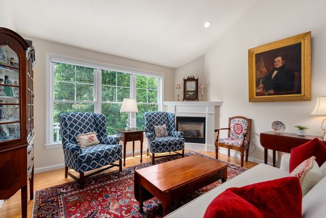 3 Flint Pond Dr 3, Grafton, MA 01536