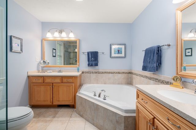 3 Flint Pond Dr 3, Grafton, MA 01536