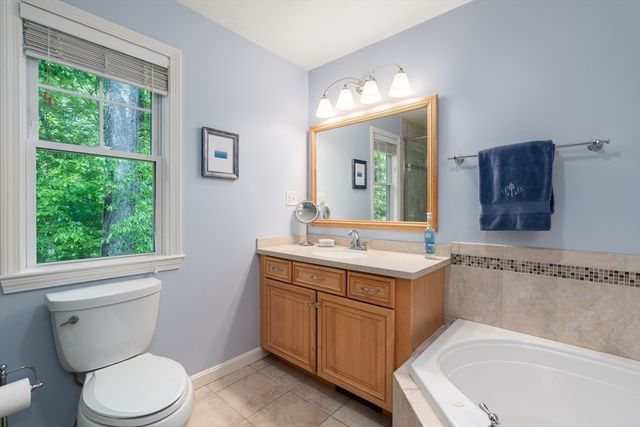 3 Flint Pond Dr 3, Grafton, MA 01536