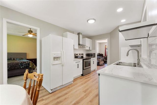 4342 Woodglenn Drive, Gainesville, GA 30507