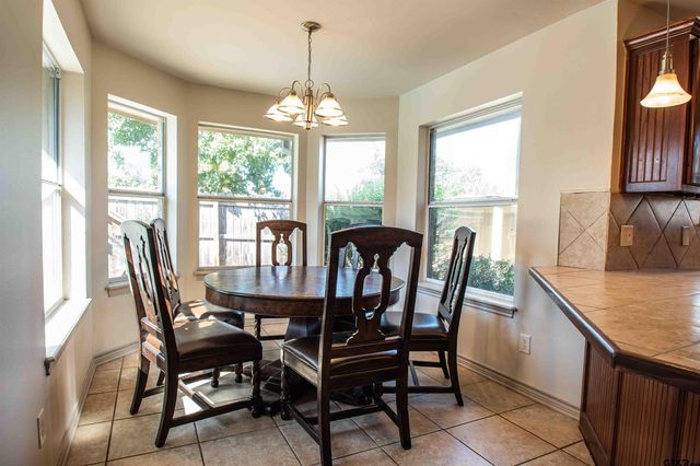 516 Neches, Chandler, TX 75758