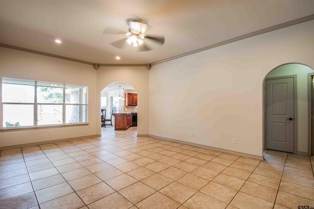 516 Neches, Chandler, TX 75758