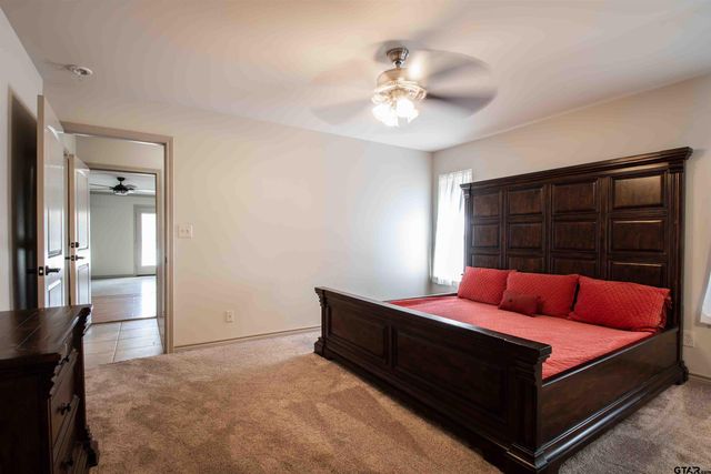 516 Neches, Chandler, TX 75758