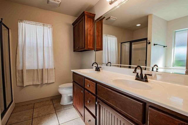 516 Neches, Chandler, TX 75758