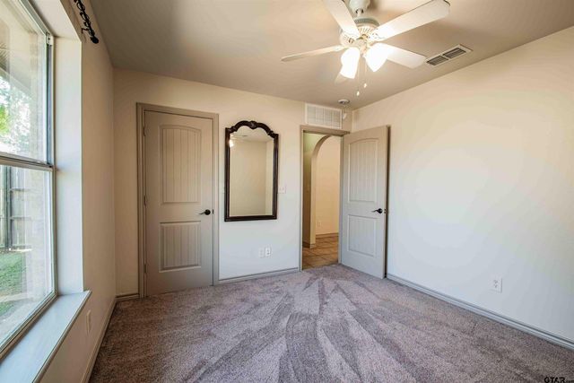 516 Neches, Chandler, TX 75758