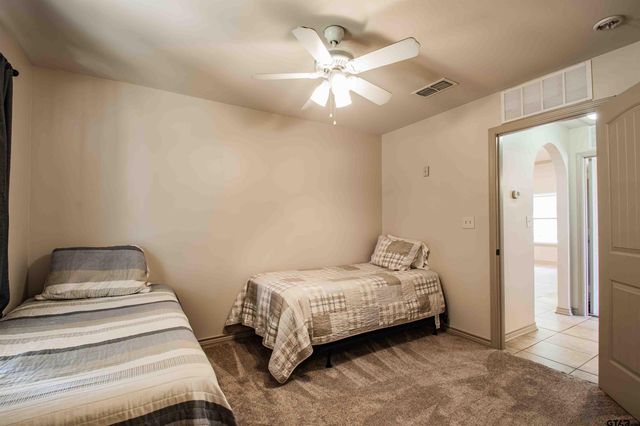 516 Neches, Chandler, TX 75758