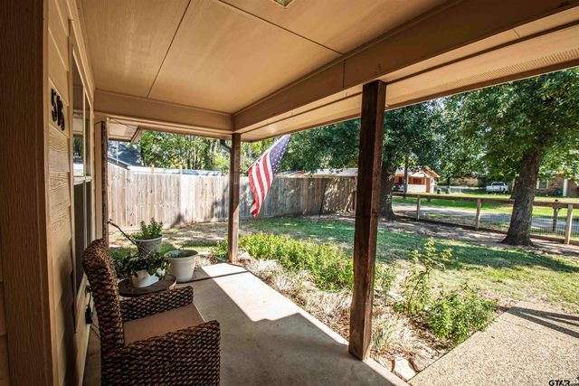 516 Neches, Chandler, TX 75758