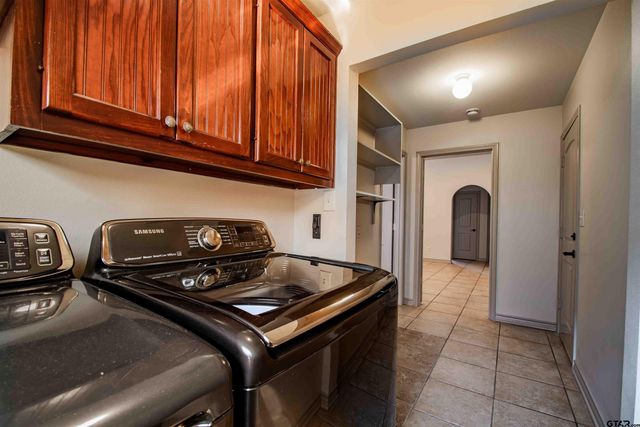 516 Neches, Chandler, TX 75758