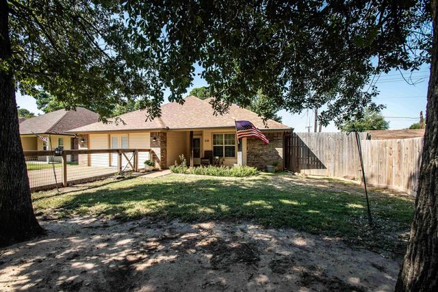 516 Neches, Chandler, TX 75758
