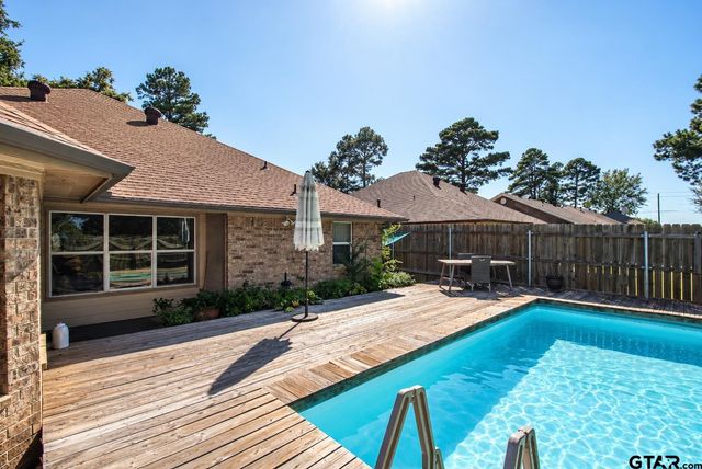 516 Neches, Chandler, TX 75758