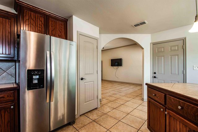 516 Neches, Chandler, TX 75758