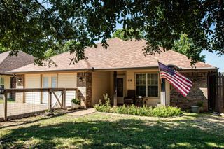 516 Neches, Chandler, TX 75758