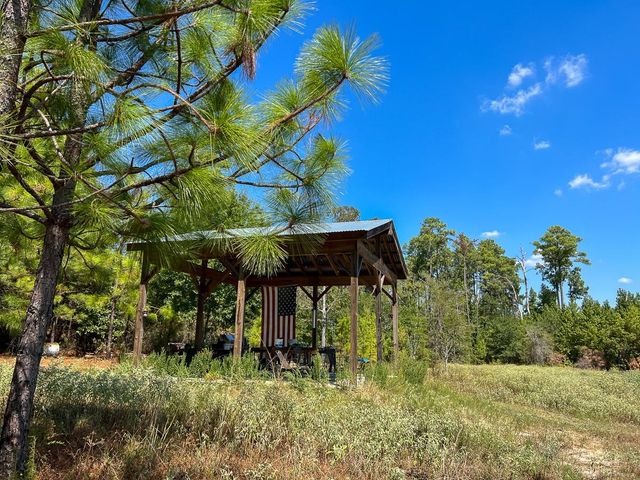 1 Murray Lane, Huntsville, TX 77320